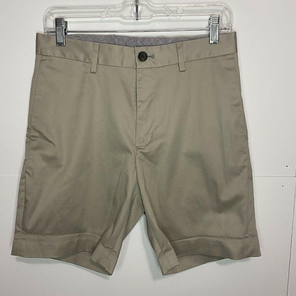 NWOT “BUTTONED DOWN” Khaki Shorts Men's Sz 28 Slim Fit Flat Front
